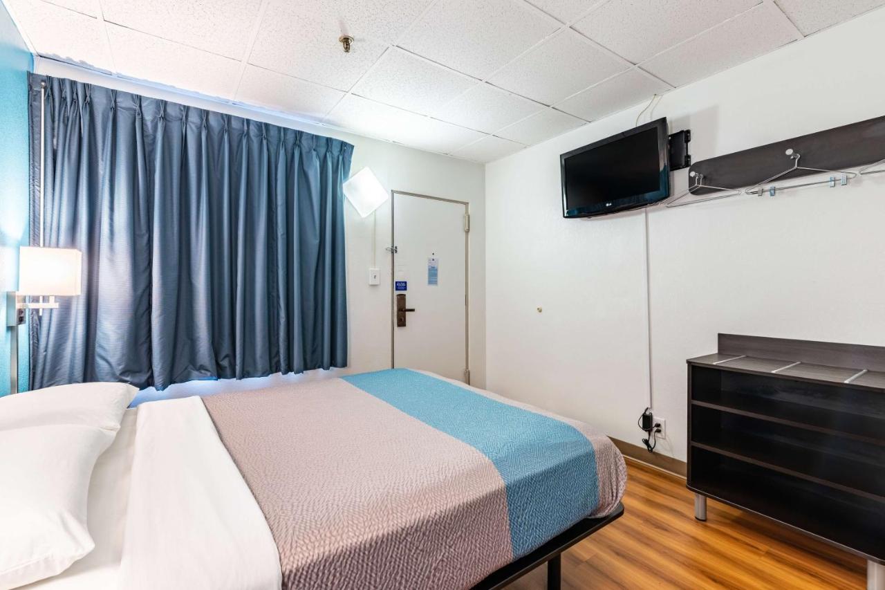 Motel 6-Elmsford, Ny - White Plains Zewnętrze zdjęcie